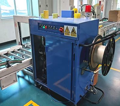 側(cè)捆打包機新鄉(xiāng)  400.jpg